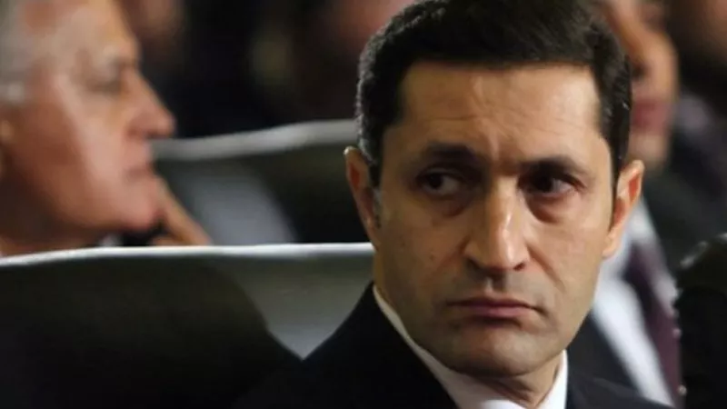 عمرو أديب لعلاء مبارك: جبت الملايين ديه منين هو انت كنت بتشتغل ايه