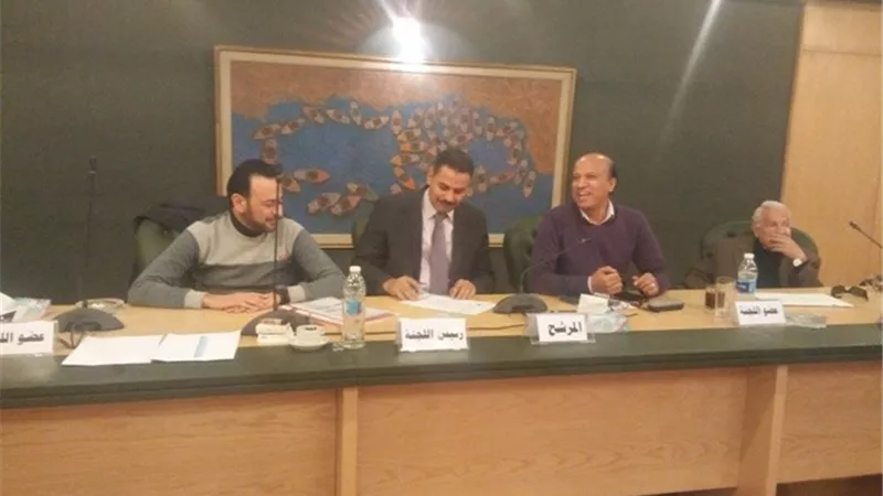 «غلاب» يتقدم بورق ترشحه لمجلس الصحفيين