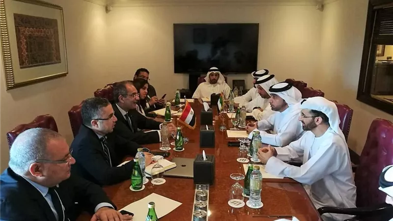 طلعت يلتقي مدير عام هيئة تنظيم الاتصالات بالإمارات