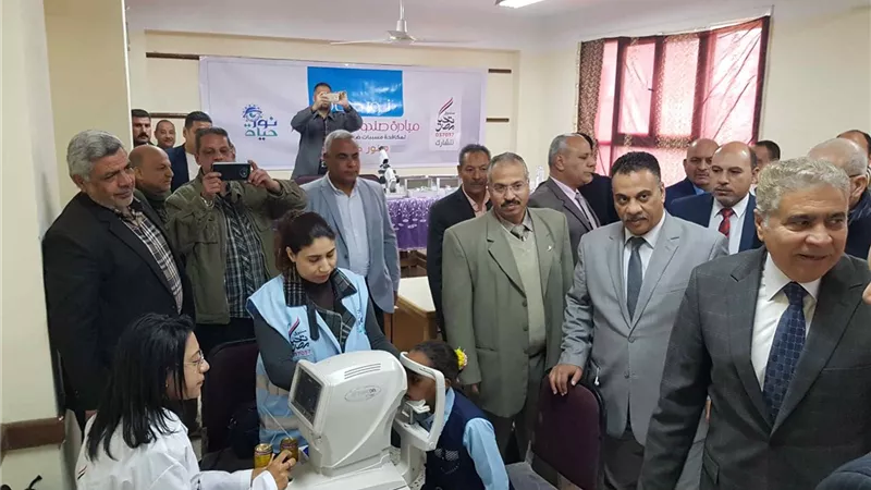 نور حياة .. فى مدارس المنيا والمحافظ يتابعها يوميا