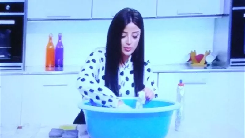 طريقة رضوى الشربينى فى تنظيف 