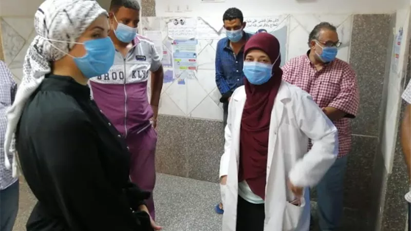 رئيس مدينة سفاجا تتفقد المستشفى المركزى للتأكد من تطبيق الإجراءات الاحترازية