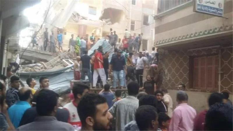 بالصور.. محافظ الغربية يشكل لجنة هندسية لمعاينة العقار المنهار بالمحلة الكبرى