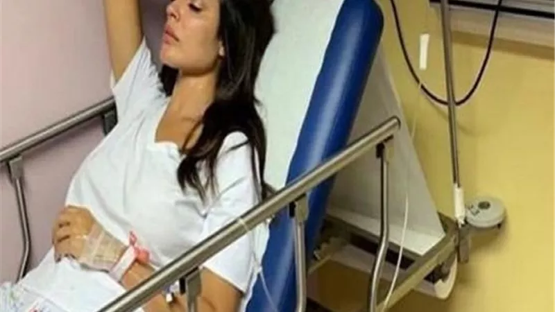 كلاكيت ثالث مرة.. نادين نجيم مطلوبة على جوجل بعد إصابتها فى وجهها بانفجار بيروت
