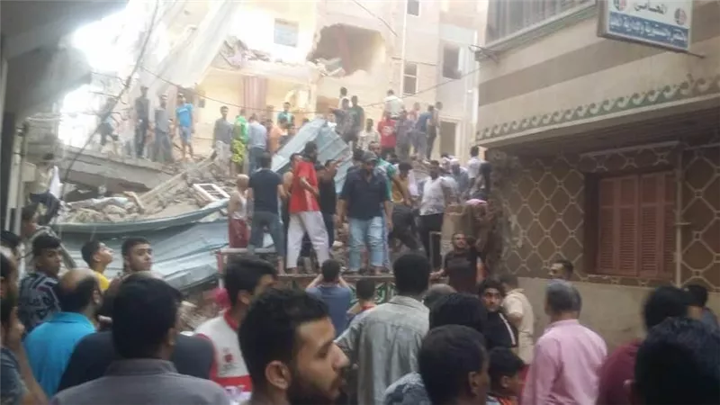 إرتفاع وفيات المنزل المنهار بالمحلة إلى 8 بعد إستخراج 4 جثث جديدة من تحت الأنقاض