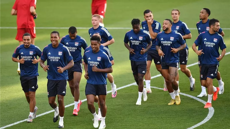 مباراة ليون ضد يوفنتوس في إياب دور الـ 16 لدوري الأبطال