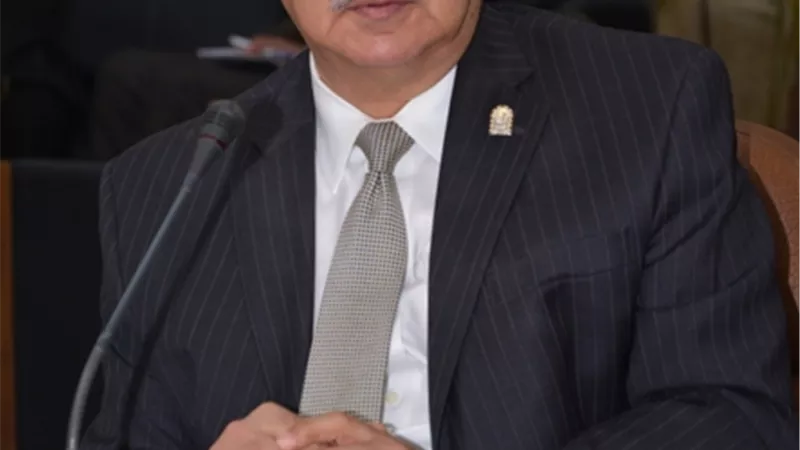 الجمل يجدد تعيين وكيل لكلية تكنولوجيا صناعة السكر والصناعات التكاملية ورئيسي أقسام بكلية الزراعة