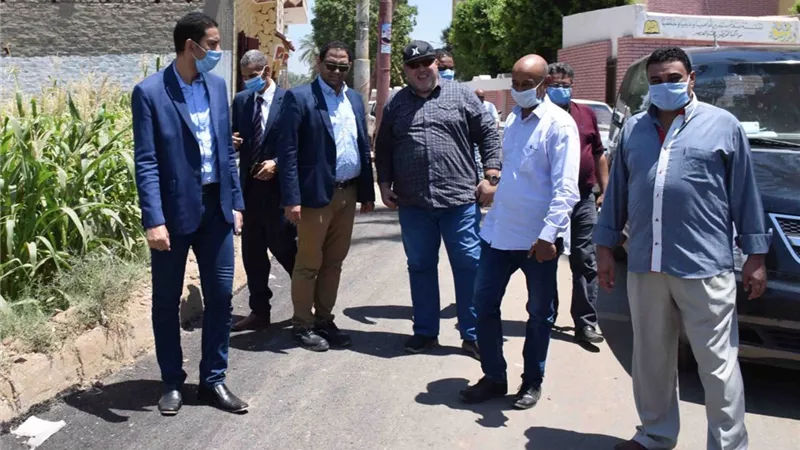 وفد مجلس الوزراء يتفقد مشروعات حياة كريمة بالقبلى قامولا غرب الأقصر