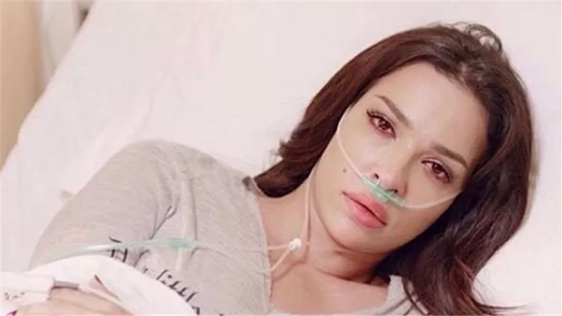 لحظة اصابة الفنانة نادين نجيم فى تفجيرات بيروت.. فيديو