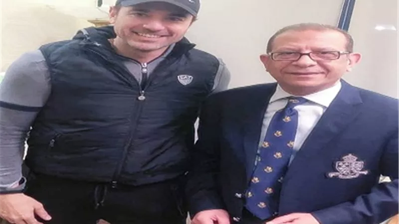 أشرف عبد العزيز : ابنتي وصديقاتها التقطن صور مع عز في عيد ميلادها وليس خطوبتها
