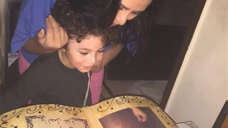 شاهد .. كيف أحتفل ياسين امير بذكرى ميلاد والدته الراحله غنوة سليمان