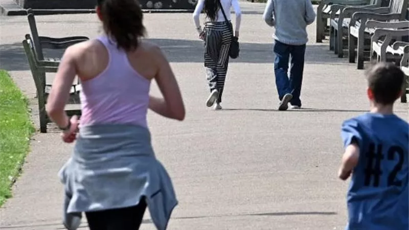 ماذا تفعل 30 دقيقة للمشى السريع فى كورونا