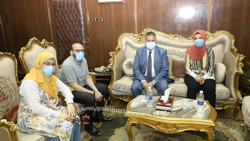 محافظ المنوفية يكرم ثالث الثانوية العامة ويمنحها شهادة تقدير ومكافأة مالية