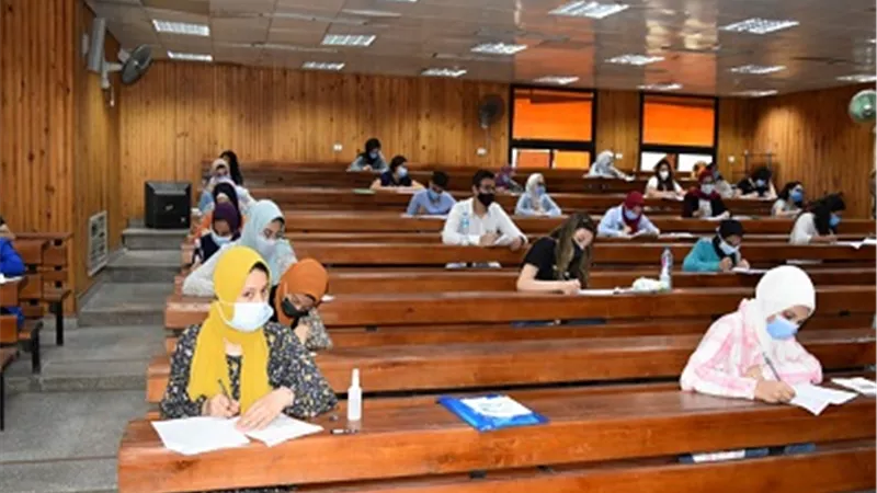تنسيق الجامعات2020..260 طالباً يؤدون اختبارات القدرات بإعلام القاهرة.. صور