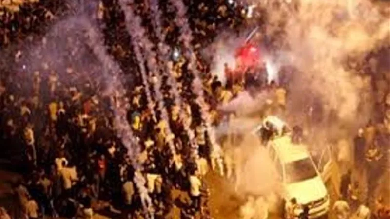 الأمن اللبنانى يطلق الغاز على متظاهرين لمنع وصولهم للبرلمان