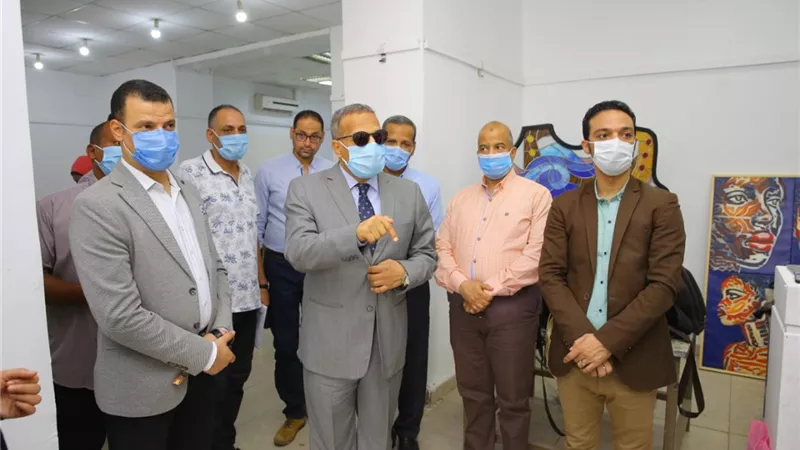 رئيس جامعة الأقصر يتفقد إختبارات القدرات بكلية الفنون الجميلة