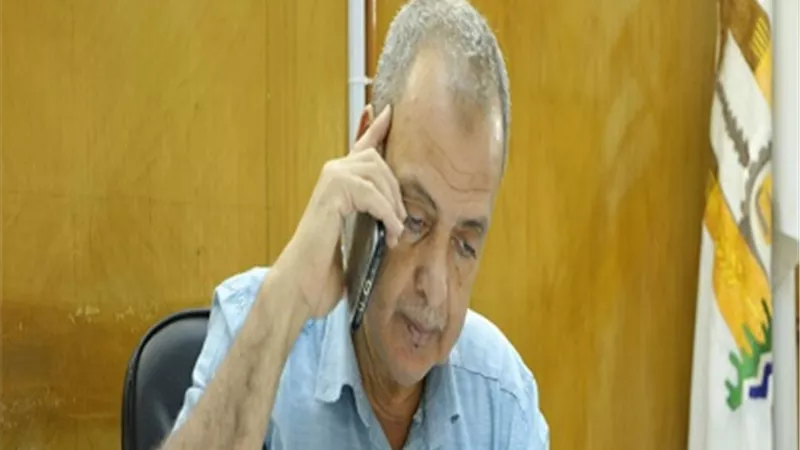 مدير تعليم الوادى الجديد يهنئ أوائل الثانوية العامة هاتفيا ويعد بالتكريم