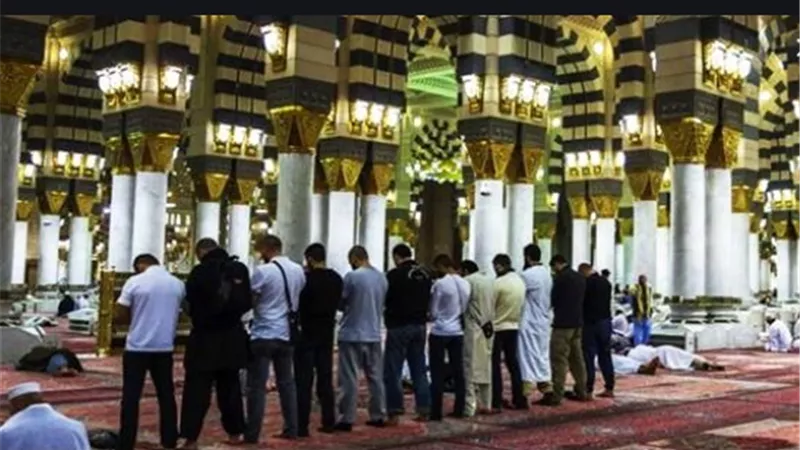 هل يشترط قراءة الفاتحة خلف الإمام في الصلاة الجهرية