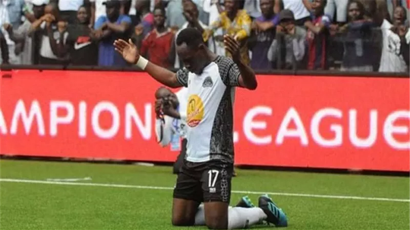 التفاصيل الكاملة لارتداء موليكا الكونغولى قميص الزمالك