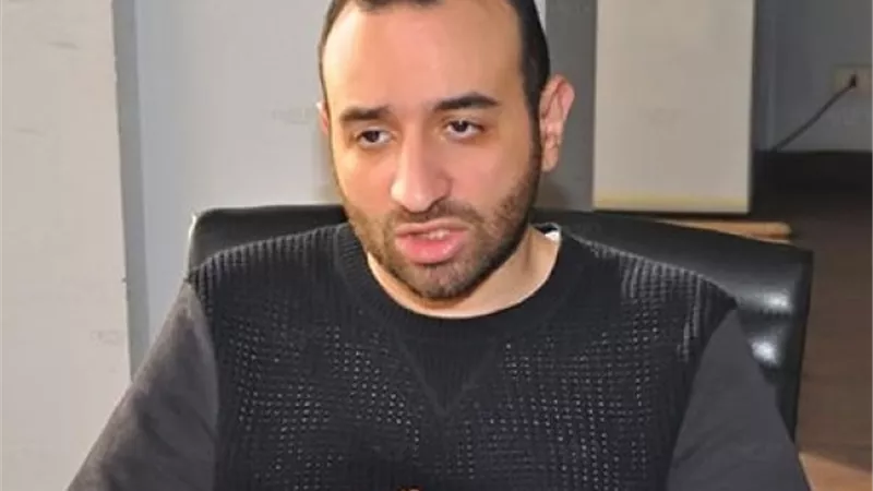 سر بكاء عمرو سلامة بعد وفاة أحمد خالد توفيق