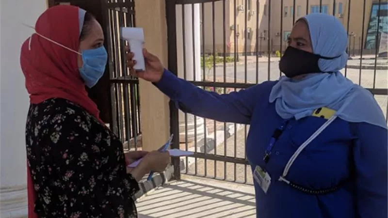 رئيس الجامعة التكنولوجية يتابع انتظام اختبارات القدرات فى اليوم الثاني