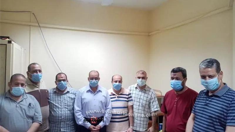 اجتماع مدير التأمين الصحى مع اللجنة النقابية للعاملين بالخدمات الصحية بالشرقية