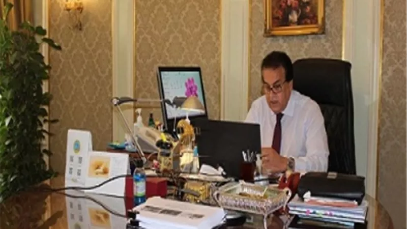 وزير التعليم العالي يتفقد مكتب التنسيق المركزي بجامعة عين شمس..اليوم