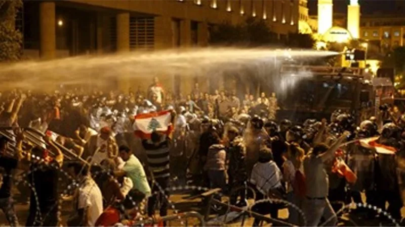 الصليب الأحمر: الإصابات في احتجاجات بيروت ترتفع إلى 58 حالة