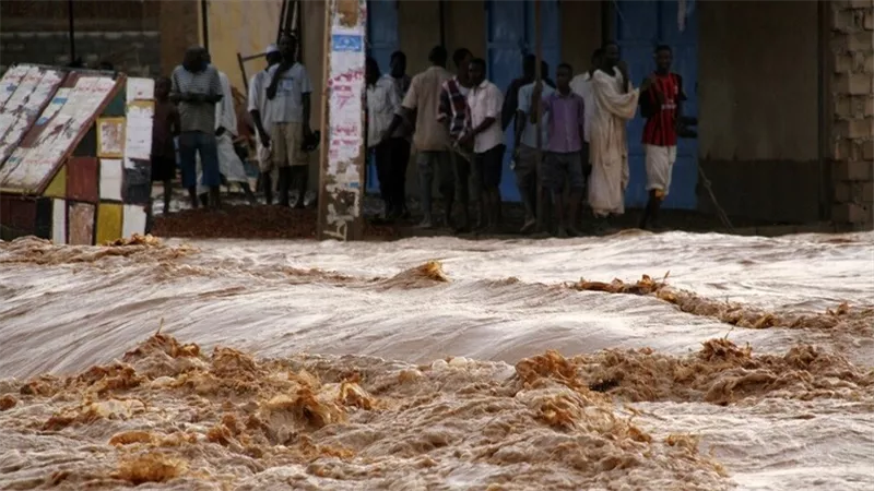 مصرع 20 شخصا وإصابة 13 آخرين بسبب السيول فى السودان
