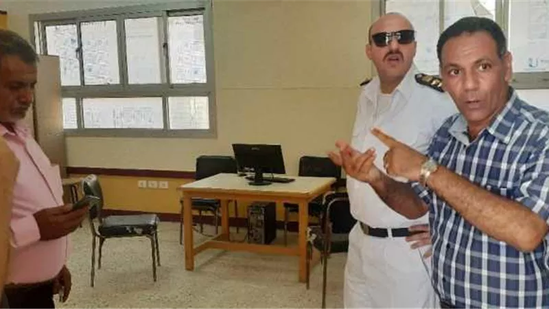 قيادات مدينة بدر والشرطة تتفقد تجهيزات المدارس لإنتخابات مجلس الشيوخ.. بالصور