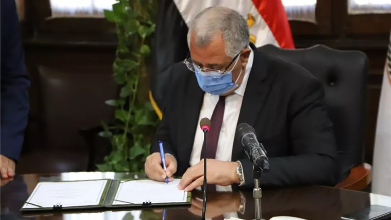 القصير وطلعت يوقعان بروتوكول تعاون لتطوير البنية التكنولوجية لوزارة الزراعة