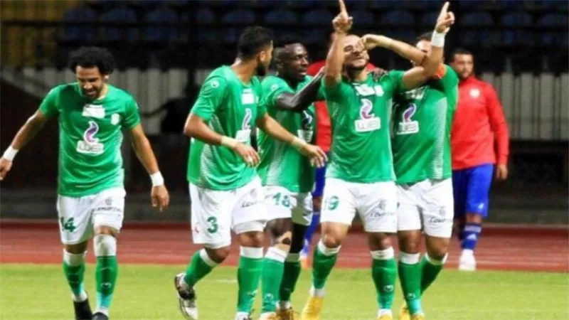 قبل ساعات من مواجهة الزمالك.. الاتحاد يعلن إصابة أحد لاعبيه بكورونا