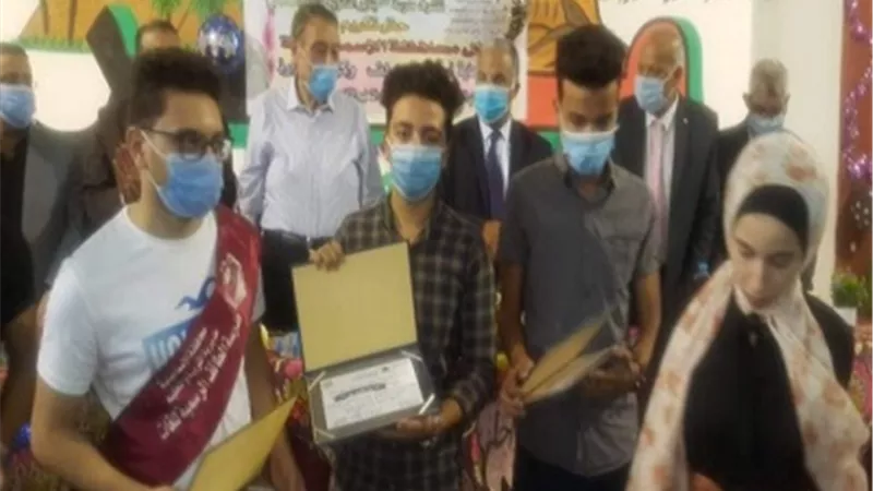 الاسماعيلية تكرم أوائل الثانوية