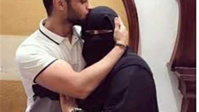 صدمة وبكاء من والدة مصطفى حفناوى فى تشيع الجنازة