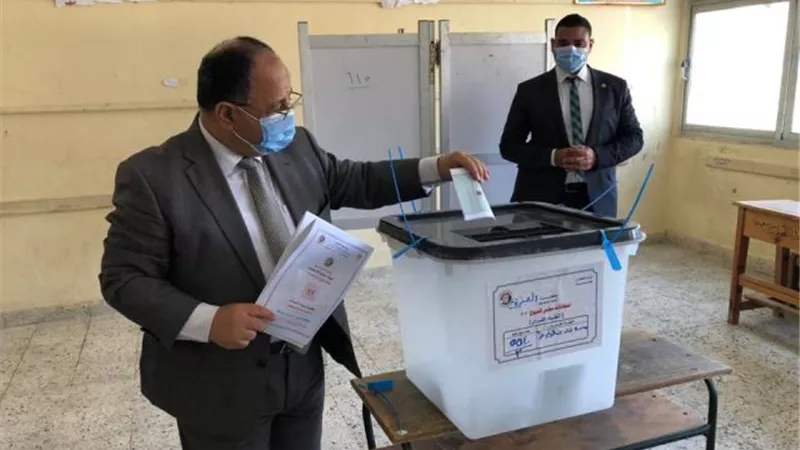 وزير المالية: تصويت الشعب المصرى فى الانتخابات يُجَّسد نموذجًا حضاريًا فى ممارسة الديمقراطي.. صور