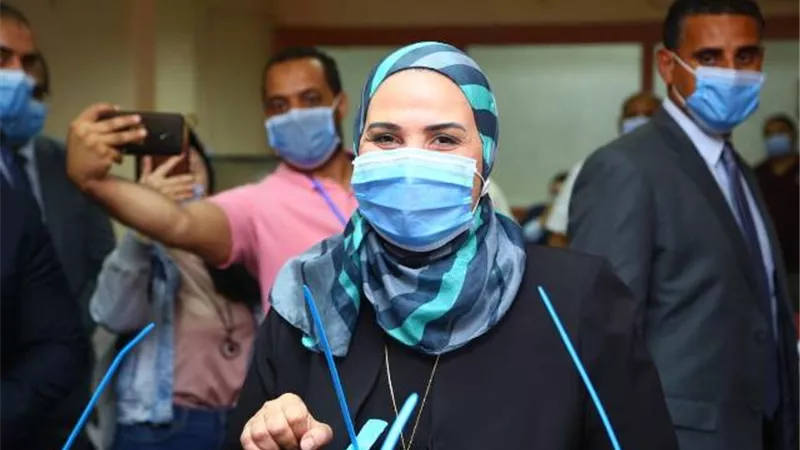 وزيرة التضامن الاجتماعي تدلي في انتخابات الشيوخ وتدعو المواطنين للمشاركة
