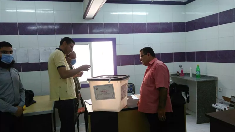 تأخر فتح العديد من اللجان بالبحيرة.. والحضور ضعيف فى بداية اليوم
