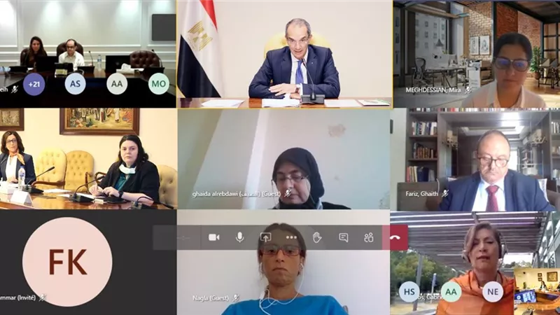 الاتصالات : إطلاق برنامج شامل لموظفي الحكومة بشأن استخدامات الذكاء الاصطناعي