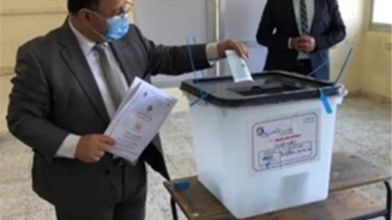 المواطنون : زيادة اللجان يحمينا من وباء كورونا وتعاون المستشارين والمتطوعين ييسر عملية التصويت