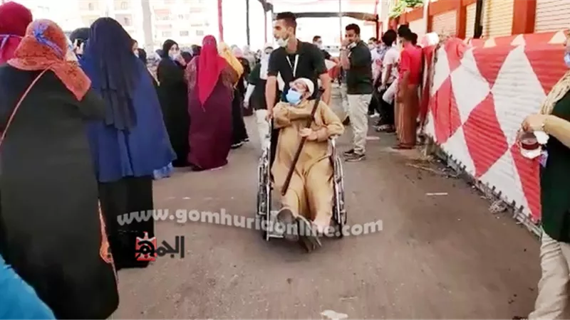 بالفيديو.. الناخبون يتوافدون على لجان القاهرة والعملية الانتخابية منتظمة وامنة