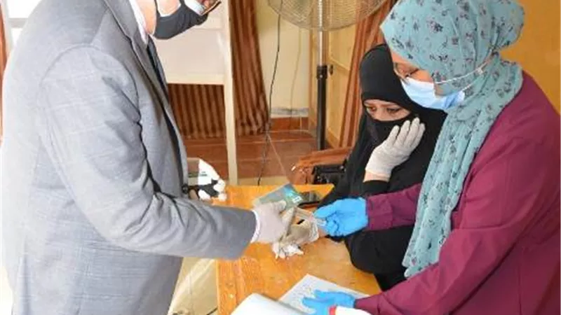 رئيس جامعة دمياط يدلي بصوته في انتخابات الشيوخ 2020