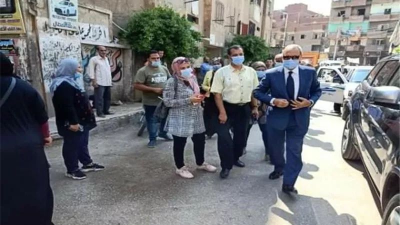 الناخبون يستقبلون محافظ القليوبية بالزغاريد.صور