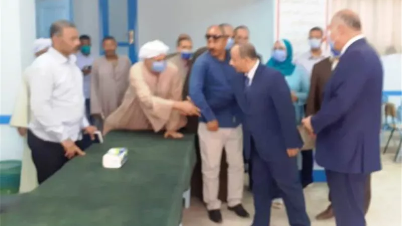 محافظ قنا يتفقد جاهزية عدد من لجان انتخابات الشيوخ فى مركز قوص.. بالصور