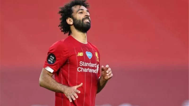 محمد صلاح يستعرض 