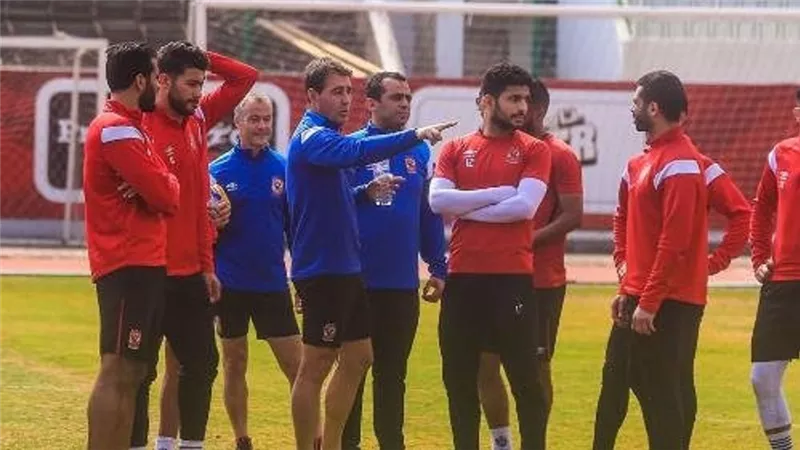 استعدادًا للإنتاج.. فايلر يعطى تعليمات خاصة لمدافعى الأهلى