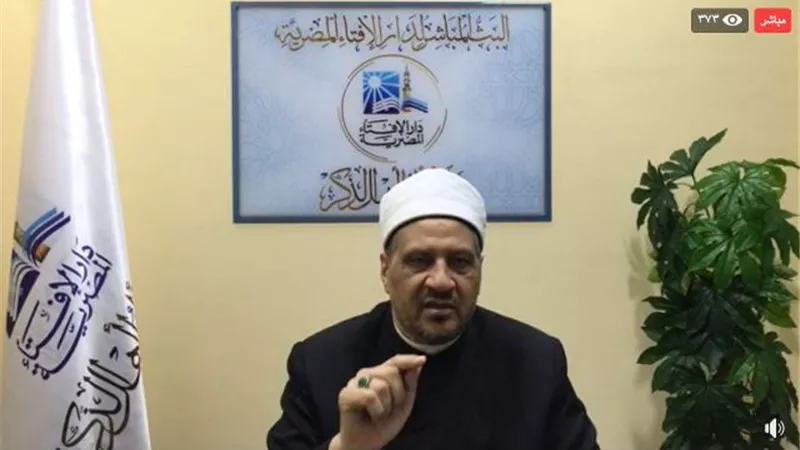 هل يجوز القراءة من المصحف في الصلاة؟ .. دار الإفتاء تجيب