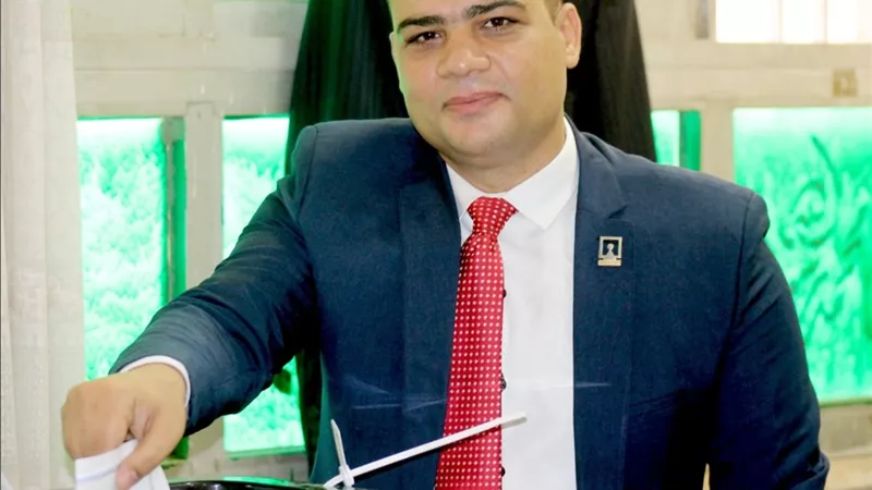 بالصور .. المنسق العام لـ”حملة النائب المحترم” يدلي بصوته فى إنتخابات مجلس الشيوخ بالدقهلية