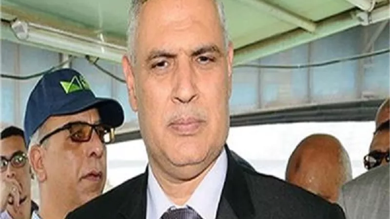 خط اتوبيس مكيف بالعاصمه من النزهه الجديده حتى محطة الجامعة الأمريكية