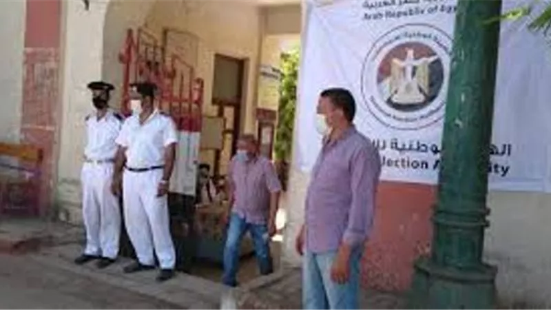 إصابة ضابط ومساعد شرطة بالإغماء أثناء تأمينهم اللجان الإنتخابيه بالبحيرة