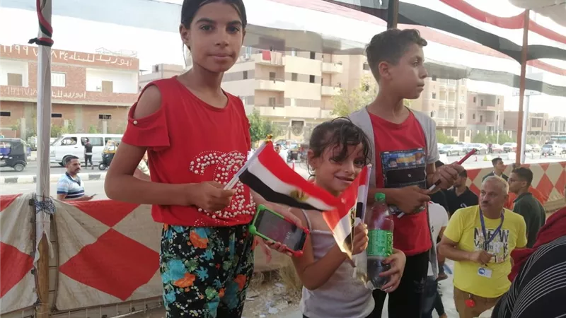 الأطفال تميمة لجان الإنتخابات بماراثون مجلس الشيوخ فى مدينة بدر.. بالفيديو و الصور